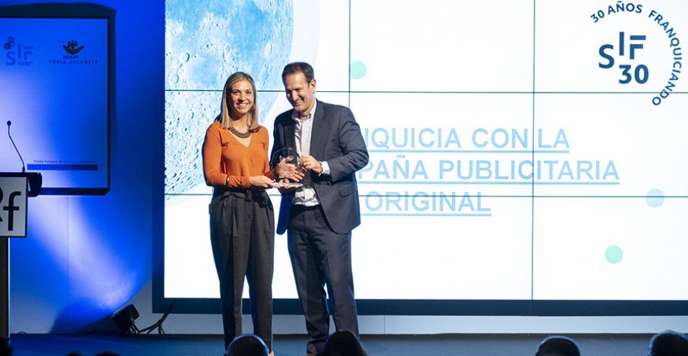 Ricardo Santiago de Dios recogiendo el Premio_Franquicia