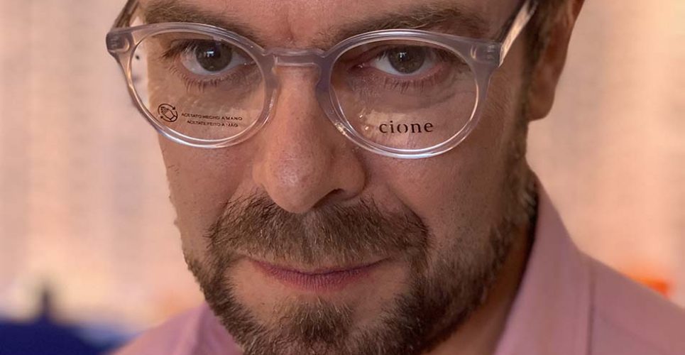 Javier Sierra_gafas Cione