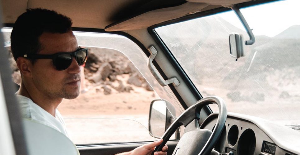 Conductor_profesional_gafas_sol